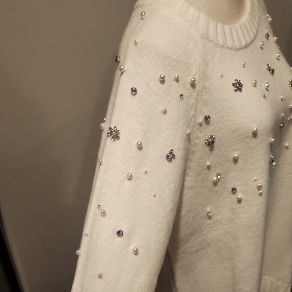Karl Lagerfeld Elegant Cream Embellished Sweater Size XL PTP 23in Length 28in - Picture 5 of 9